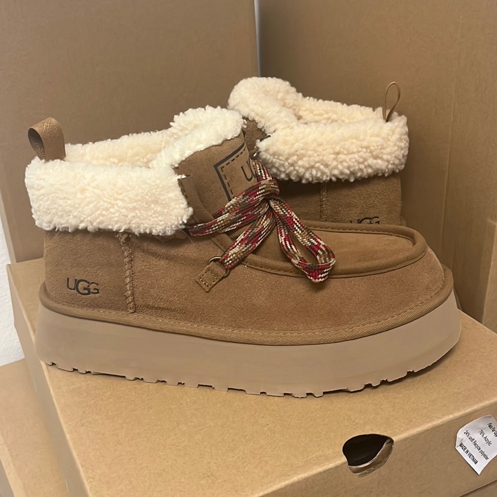 UGG FUNKARRA CABIN CUFF